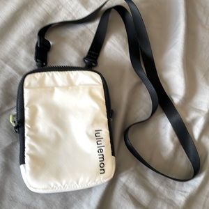 LULULEMON Easy Access Black and white Nylon North South Crossbody Bag